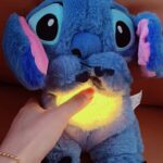 Плюшена дишаща играчка Стич с музика и светлини, 30 см - Image 2