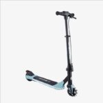 Електрическа тротинетка със светеща платформа и колела GLOBBER E-MOTION 8 - пастелно синя